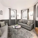 Luxury Parisian-Style Apartment In Central Paris