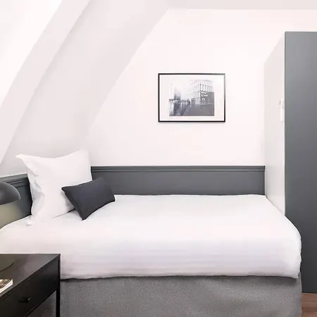 Luxury Parisian-style In Appartamento